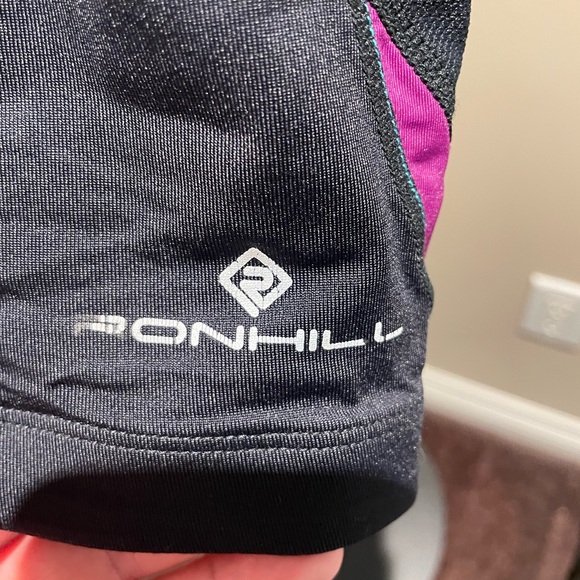 Women’s exercise crops - Picture 7 of 8